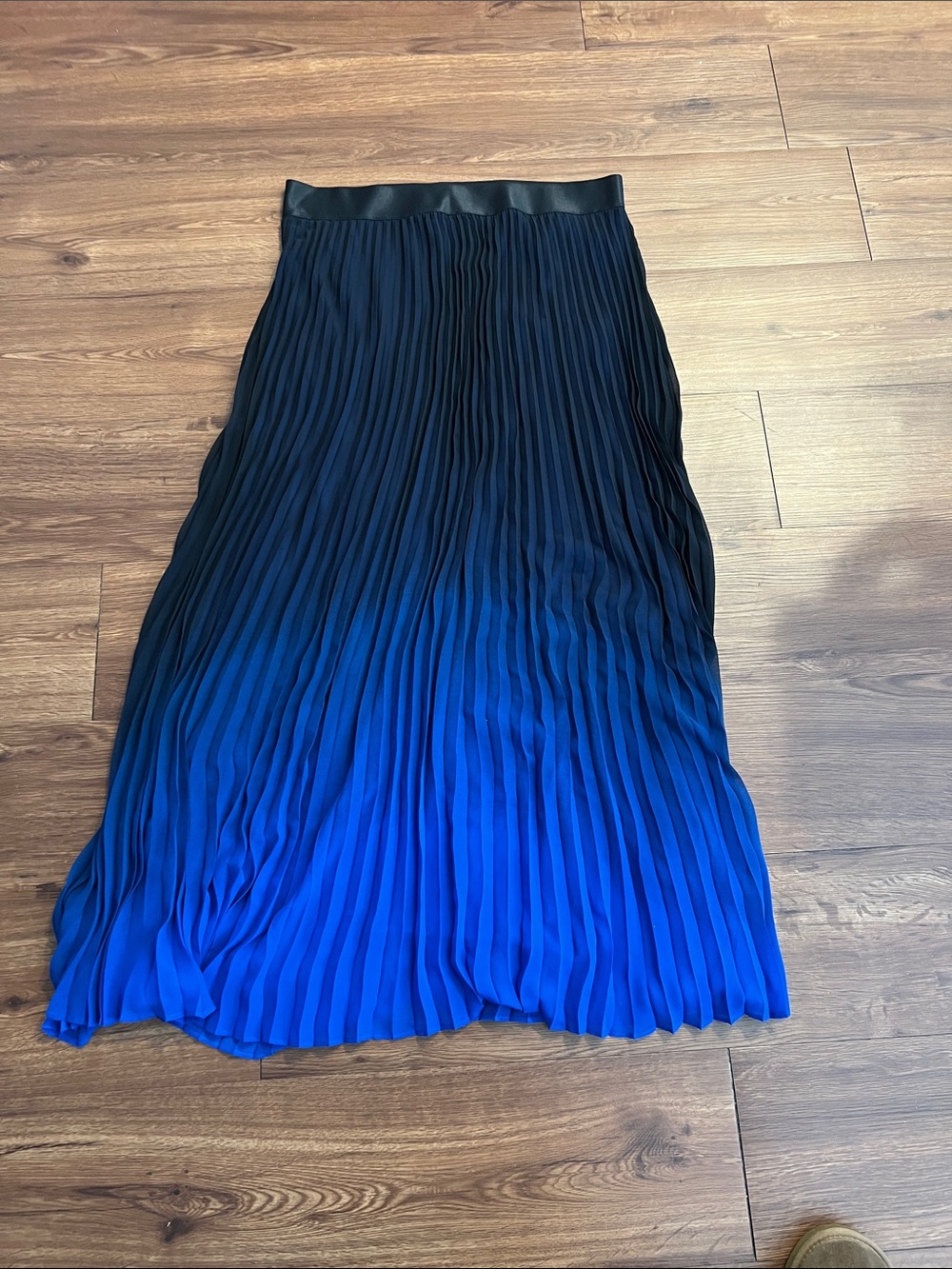 Express Ombre Pleated Maxi Skirt - Black to Royal Blue